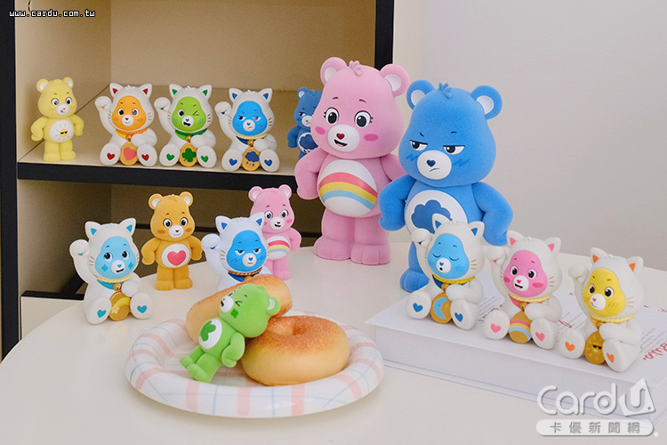 立體公仔吊飾、絨毛玩偶手提袋、絨毛化妝包等應有盡有(圖/7-ELEVEN 提供)