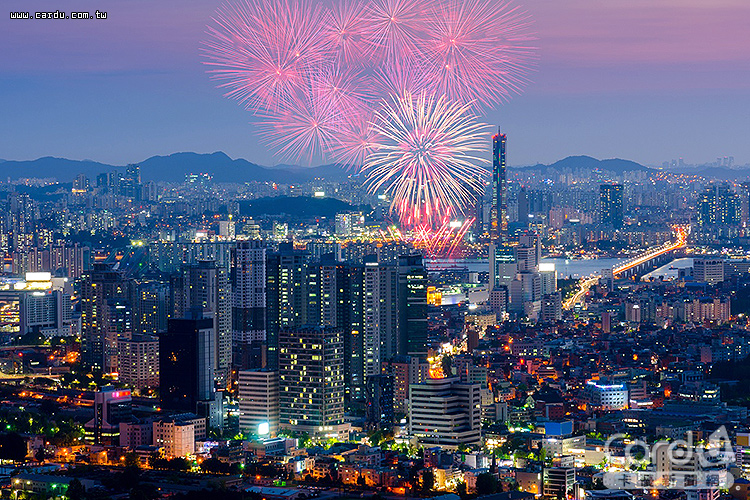 韓國旅遊熱度持續攀升,對比去年跨年的機票銷售量大增67%(圖/易遊網 提供)