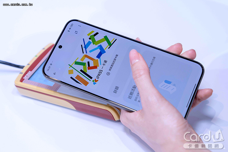 在Google錢包啟用iPASS 一卡通服務,持手機就能搭捷運及支付(圖/小米 提供)