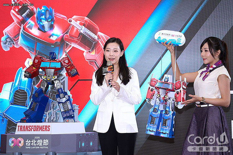 小提燈以柯博文為主題設計製作,結合科技感與童趣元素(圖/台北市政府 提供)