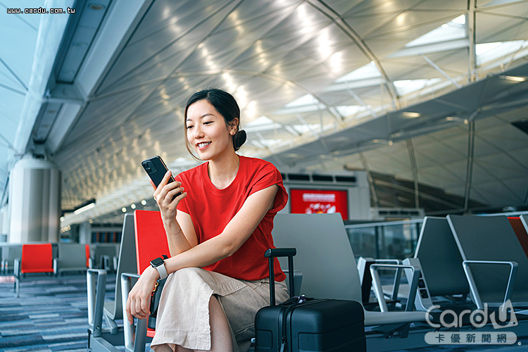旅人無限卡每年提供4次機場接送,讓卡友旅程都優雅出行(圖/滙豐銀行 提供)
