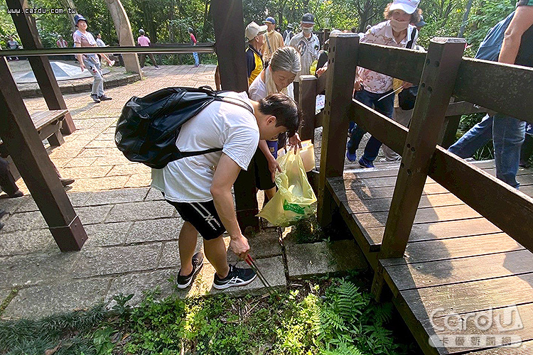 大溝溪生態治水園區展開淨山生態縱走,大家一起愛地球(圖/台北市政府 提供)