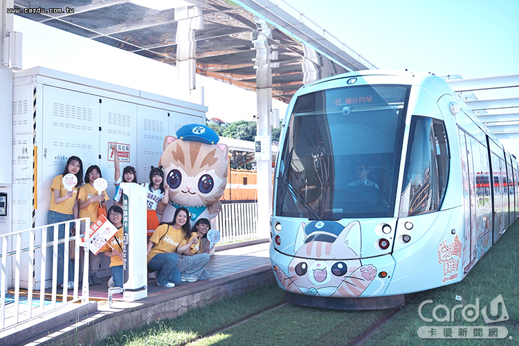 「蜜柑站長」躍上手機條漫及彩繪列車,為乘客舒壓解憂(圖/高雄捷運 提供)