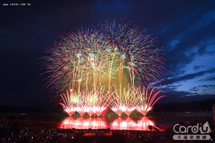 諏訪湖祭湖上花火大會8/15登場,可以感受熱鬧的夜遊氛圍(圖/Kkdday 提供)