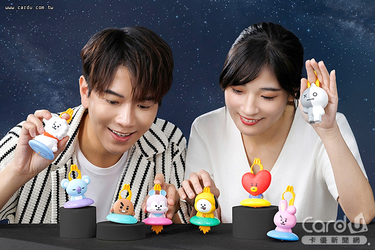 8款造型療癒的全新「BT21公仔」化身宇宙領航員令人很紓壓(圖/麥當勞 提供)