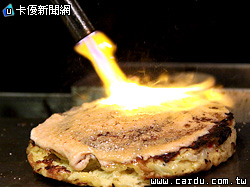 明太子關西燒,主廚噴火絕技燒出美味(圖/卡優新聞網)